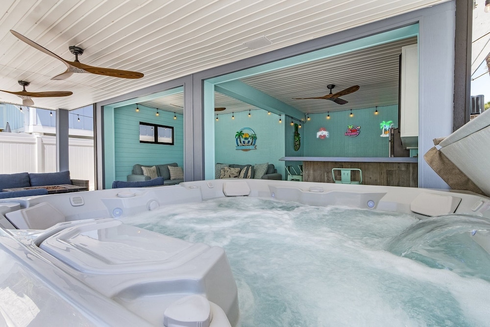 130 Tiki Tides: 2br W/ Outdoor Tiki Bar! 2 Bedroom Home