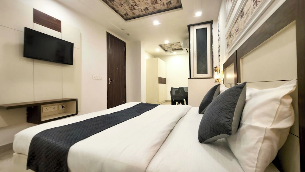 Hotel HomeAste 001 Near Yashobhoomi Convention Center