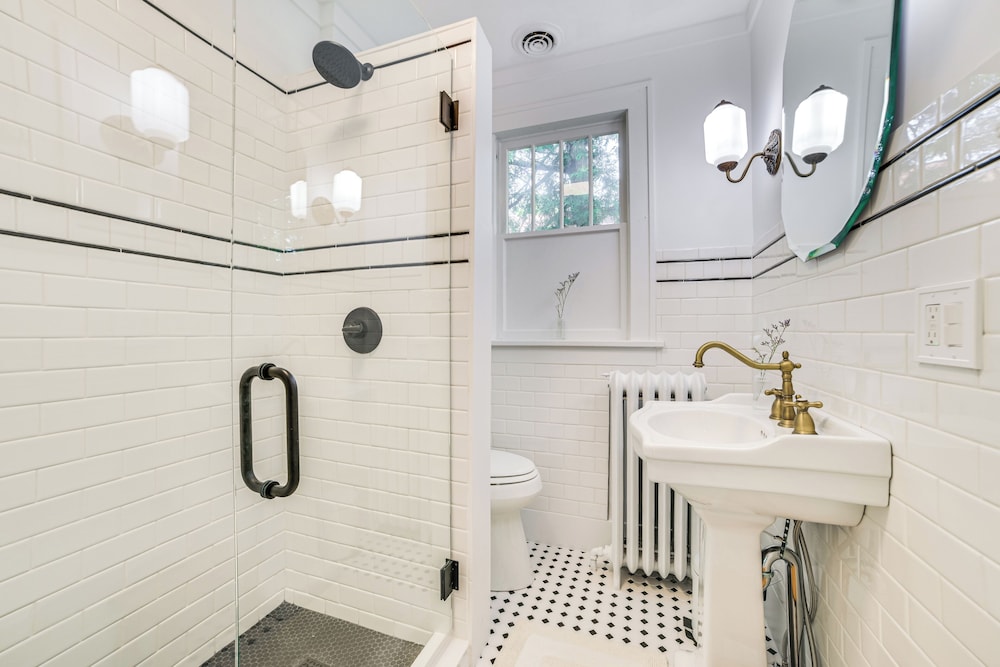 Walk to Dtwn: Cozy Home w/ Fireplace in Charlevoix