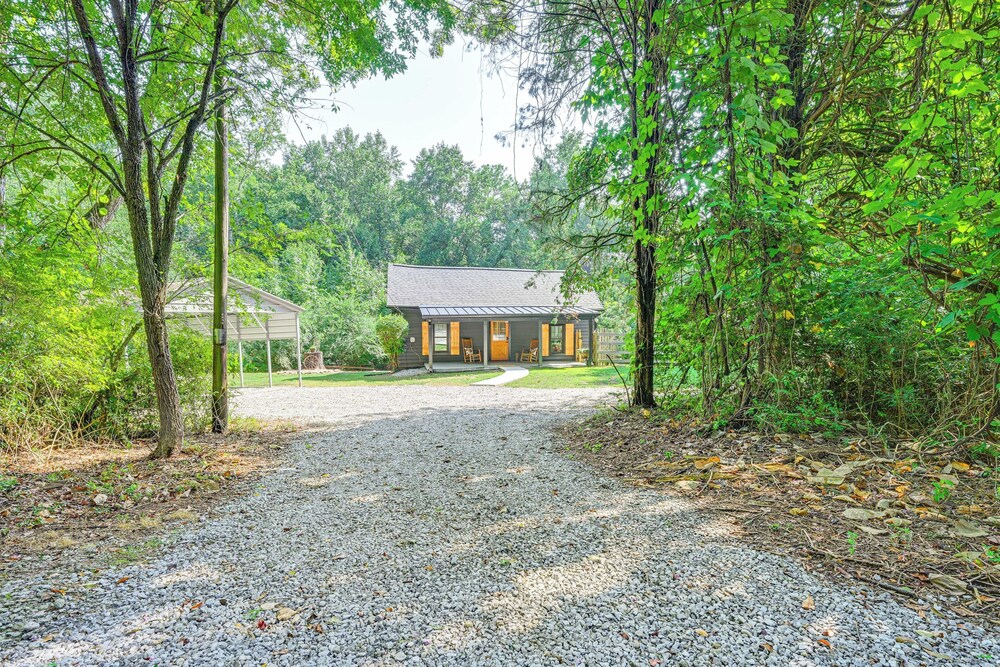 Cabin w/ Fire Pit - 7 Mi to Downtown Carrollton! view 5