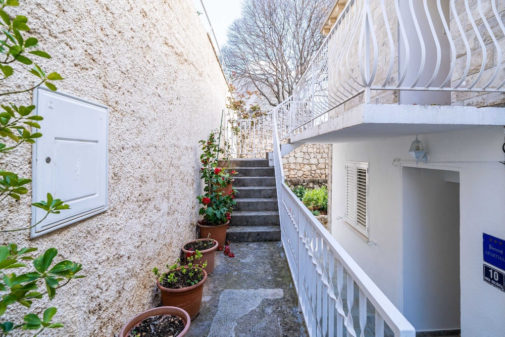 Apartman Debos