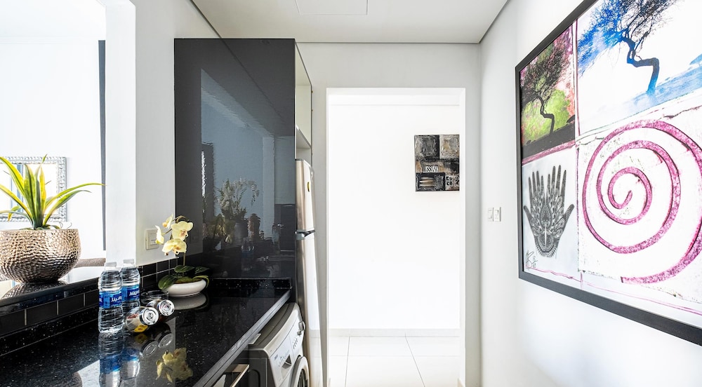 LUX Holiday Home - Silverene Towers 1