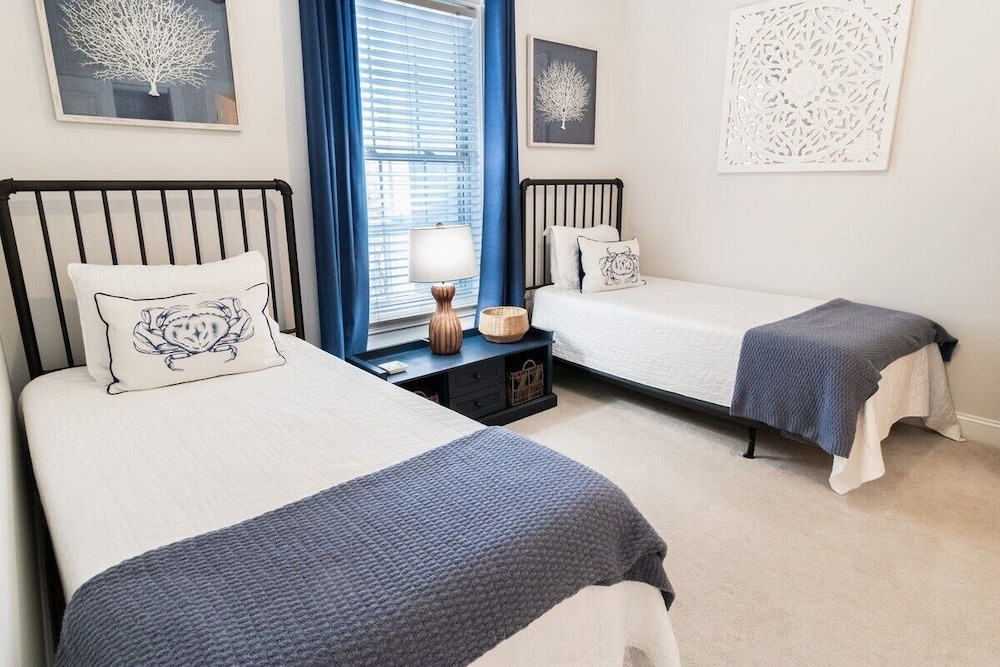 Magnolia Pointe Luster Leaf 4894-303 2 Bedroom Condo