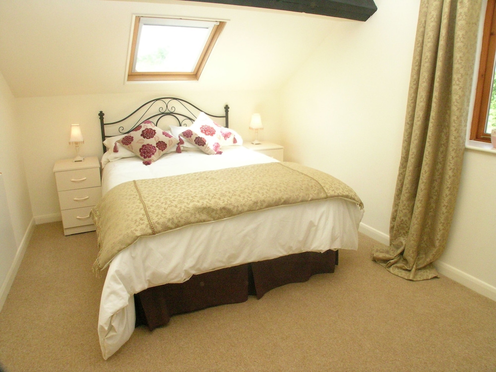 Falstaff Cottage view 5