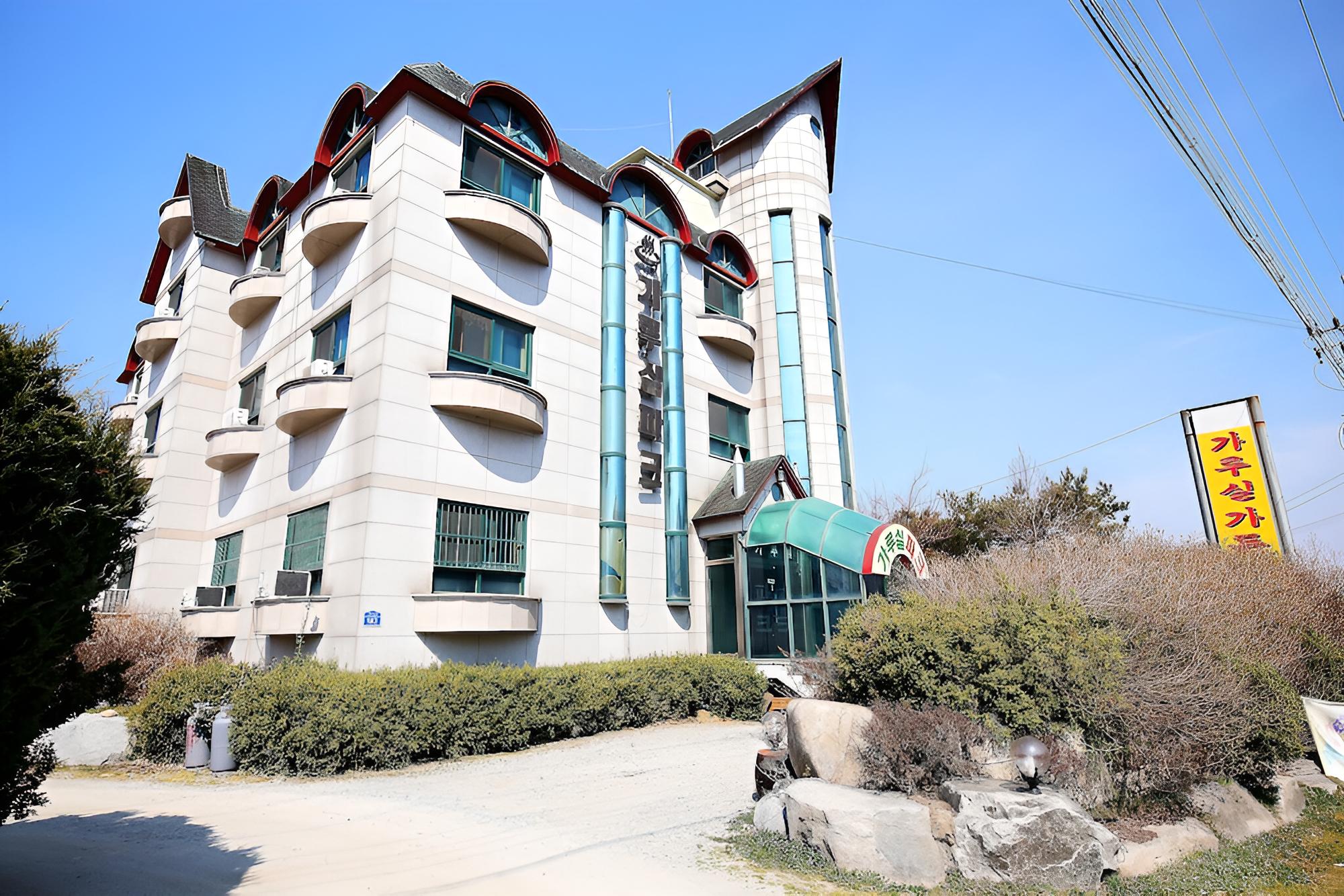 Yesan Garusil Motel view 4