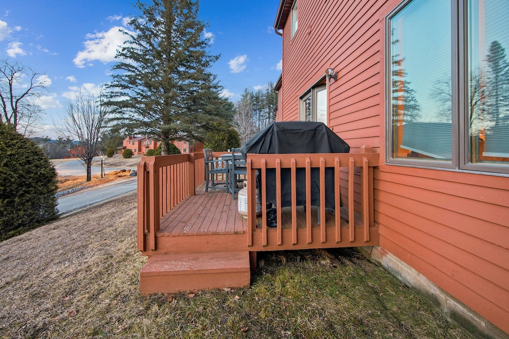 Hudson 76i - A Stylish Mountain Retreat 2 Bedroom Townhouse by The Summit at Gore Mountain
