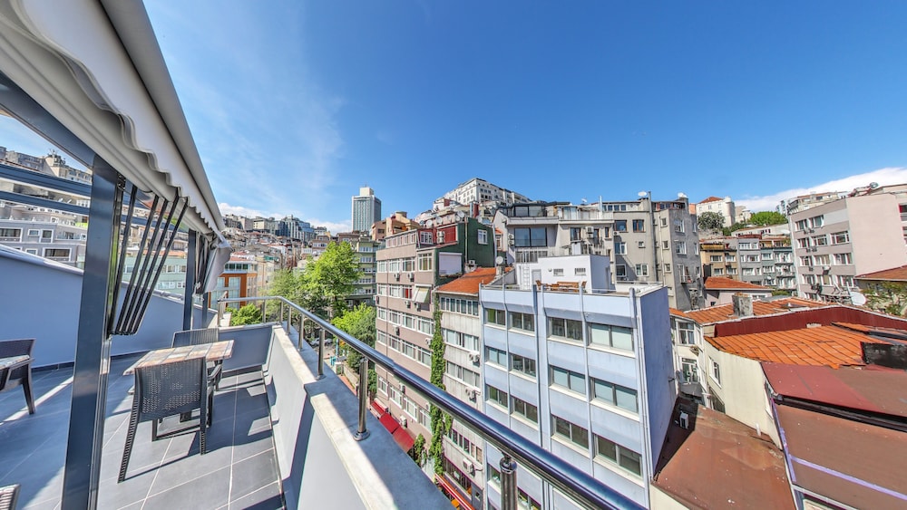 Cihangir Palace - Image 9