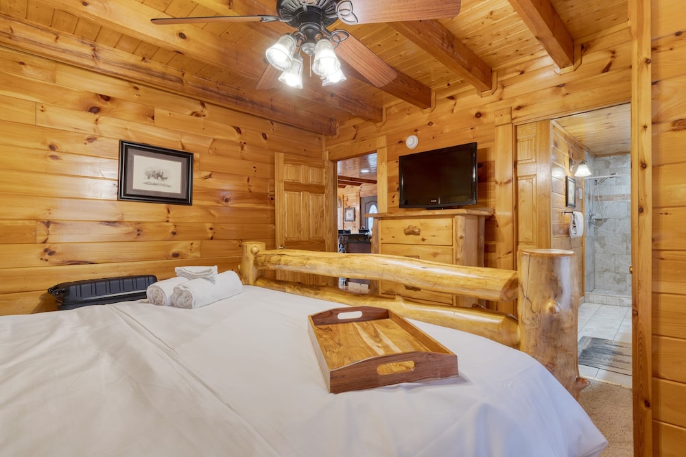 Anne s Place Cozy Cabin With Hot Tub Games Near Dollywood Attractions