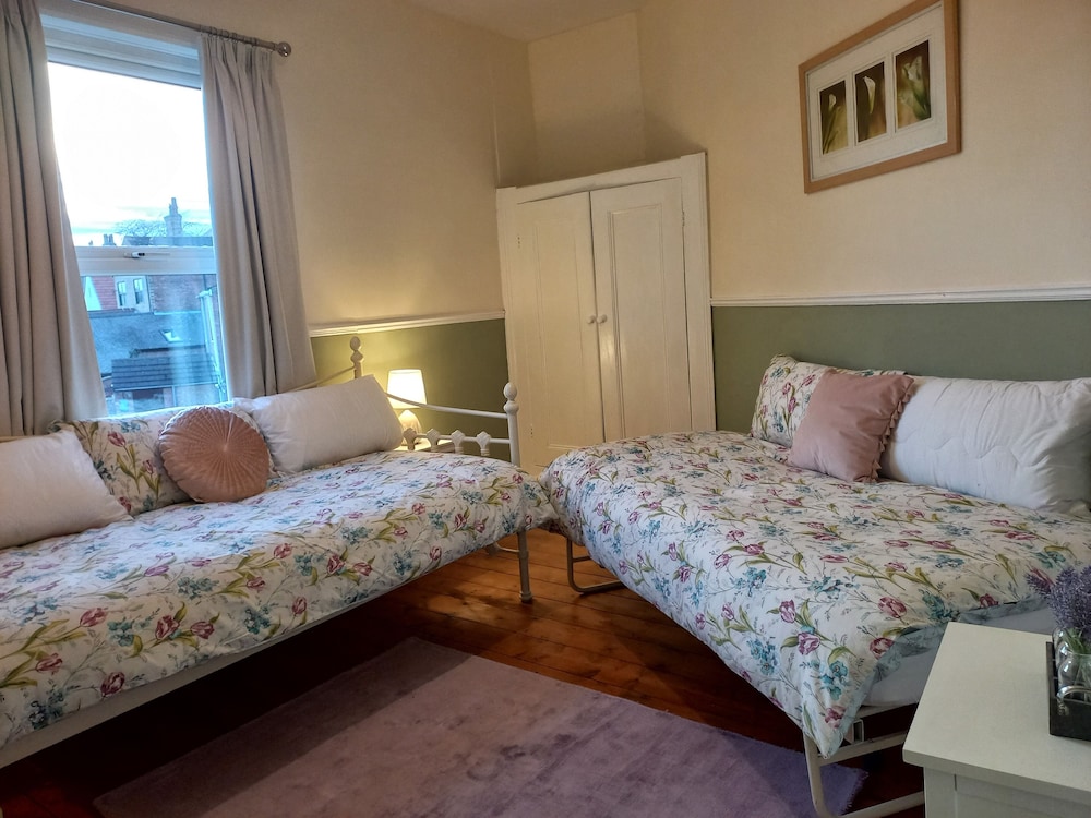 Charming 4-bed Victorian House in Retford view 5