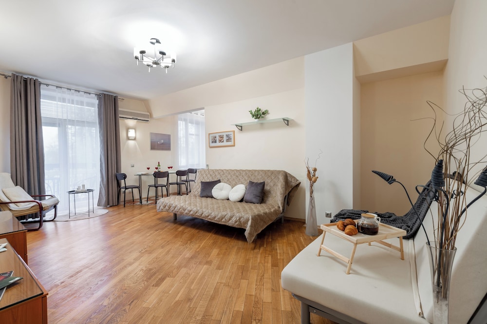 Spacious apartments near Pobedy Square