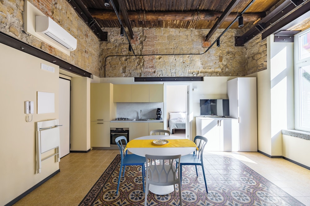 La Pinacoteca Aparthotel by NapoliApartments