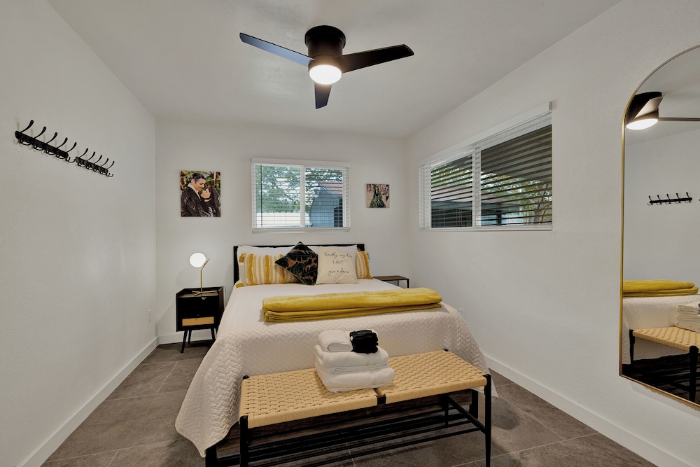 Whitewater River House - Game Room, Firepit, Walking Distance to Whitewater Amphitheater!