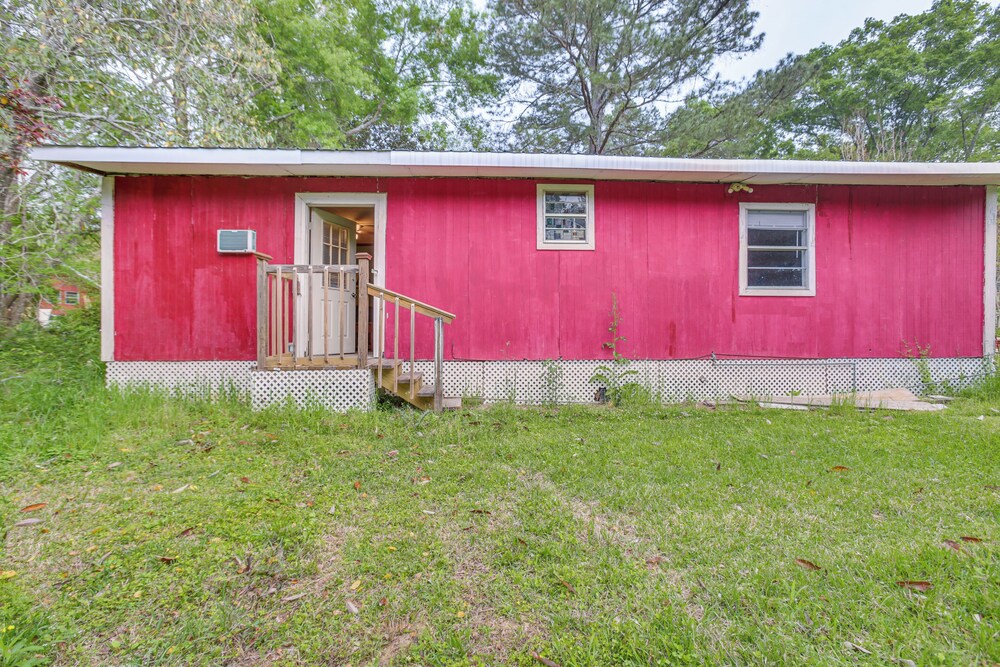 Rural Louisiana Vacation Rental w/ Fire Pit! view 5
