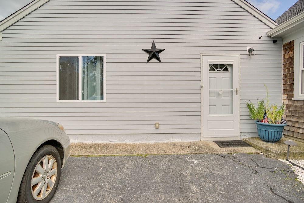 ~ 1 Mi to Beach: Cape Cod Apt in South Yarmouth