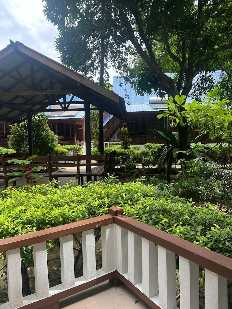 Sharilla Blue Star Resort