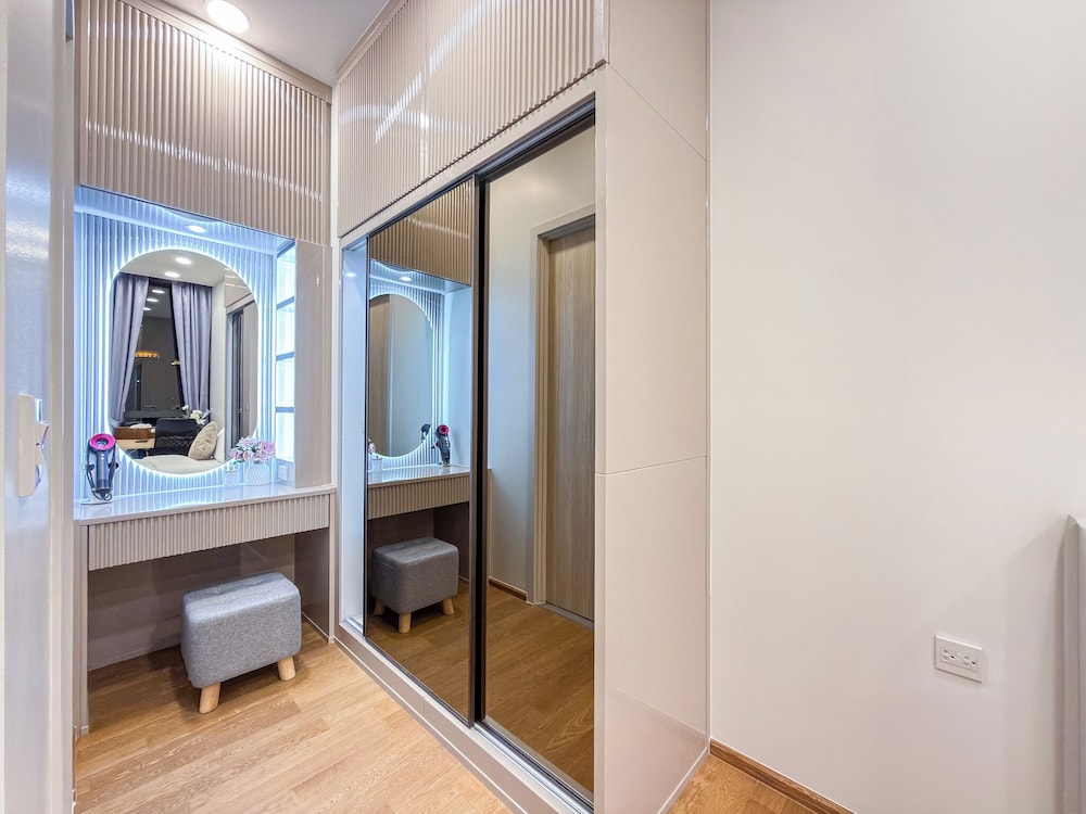 New Residence in Central Bangkok Siam Paragon · Central World