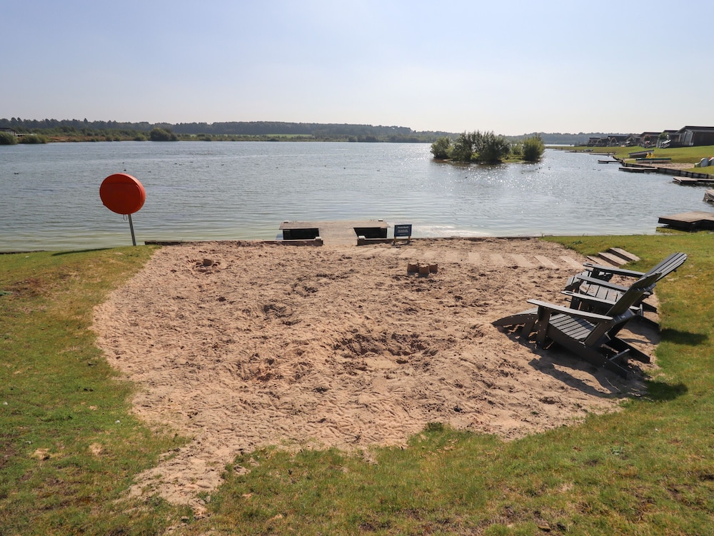 1 Delamere Point