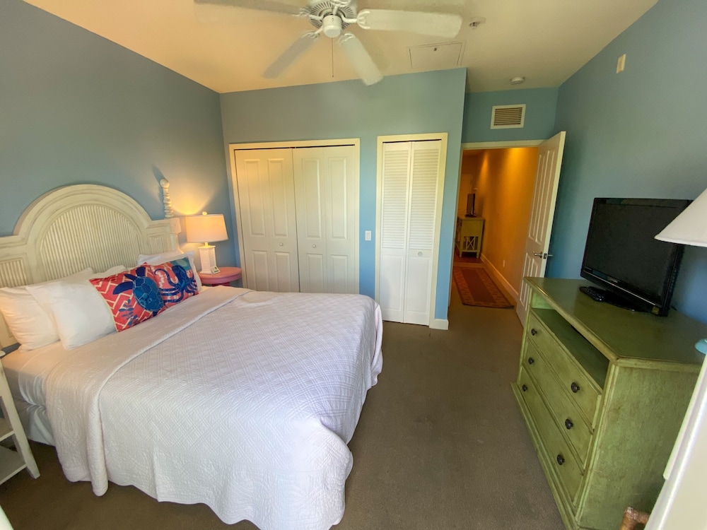 Harbour House At The Inn Unit 302 1 Bedroom Condo by RedAwning view 5
