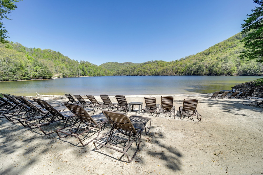Lake & Pool Access at Bear Lake Reserve Condo!