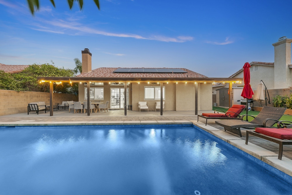 Desert Oasis Retreat Palm Meadows Gem 3 Bedroom Home