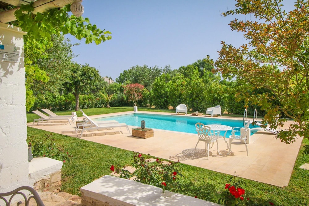 TD Trulli Della Rosatella Typical Trulli w Pool view 5