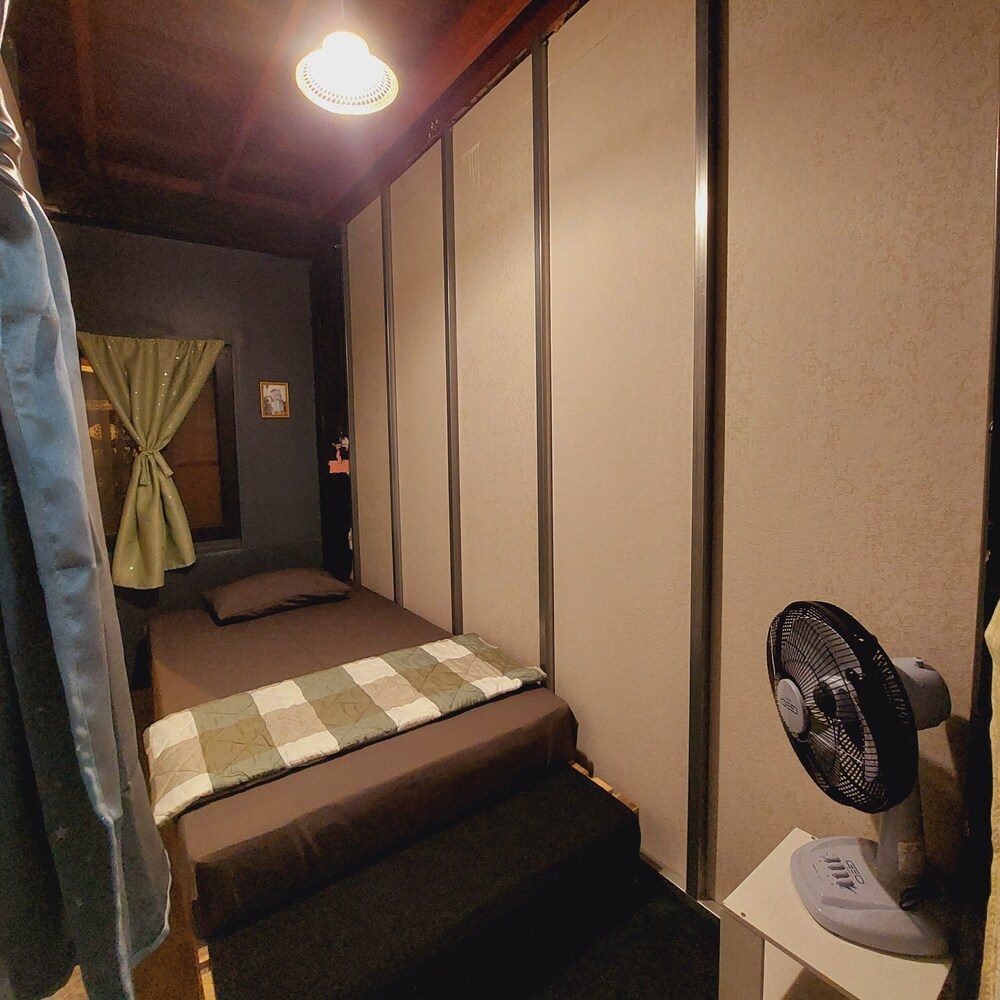 Baan Baan Hostel