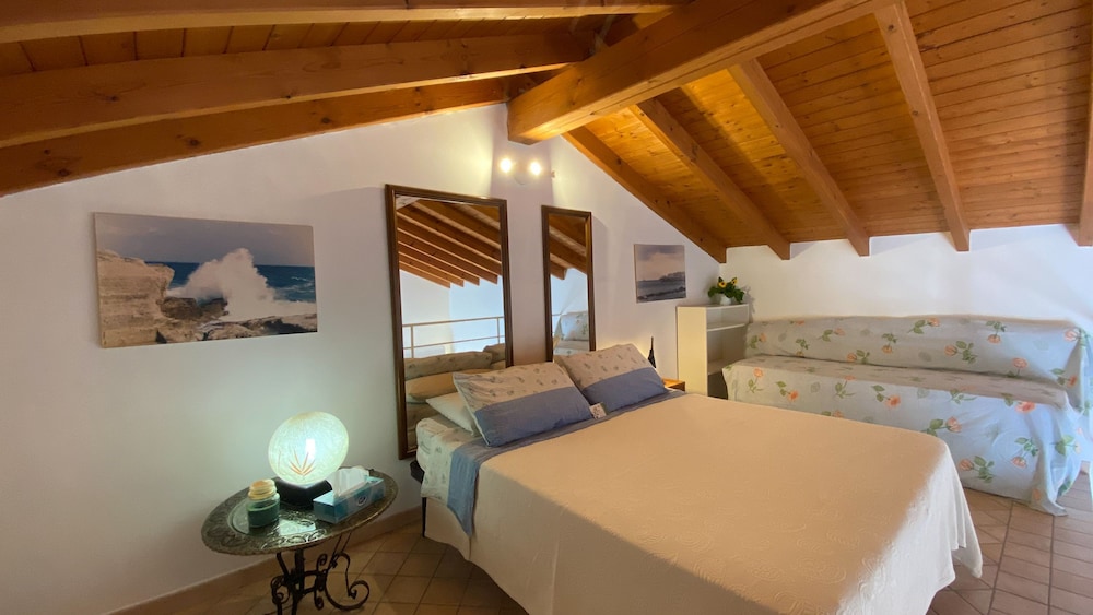 Welcomely - Celi Blu Apartments