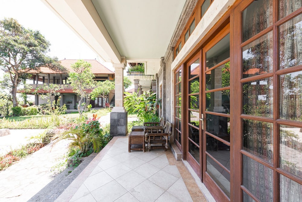 RedDoorz @ Balakosa Resort Sanur