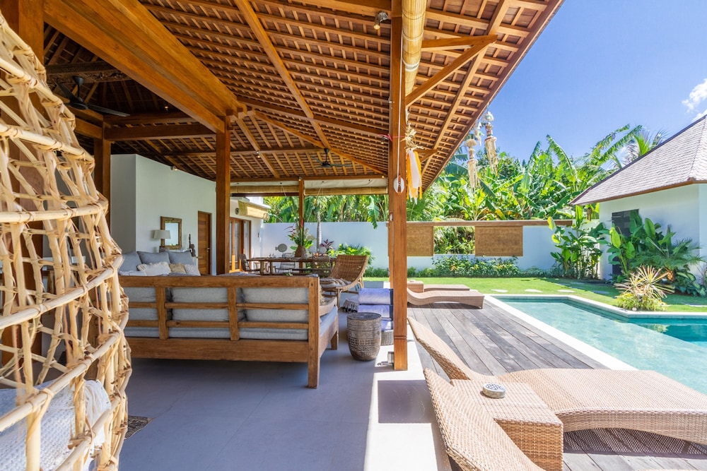 Villa Namu by Alfred in Bali - Family 5 BD Dream in Seminyak Oberoi Beach