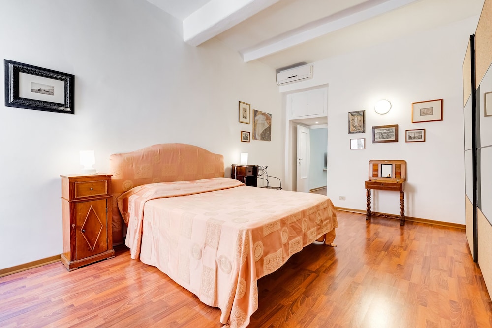 Borgo Vittorio near Saint Peter's square