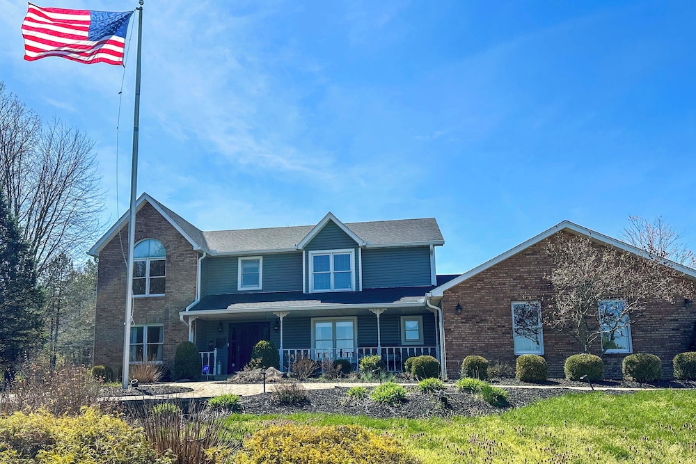 Family Retreat in Beavercreek Area w/ Large Yard!