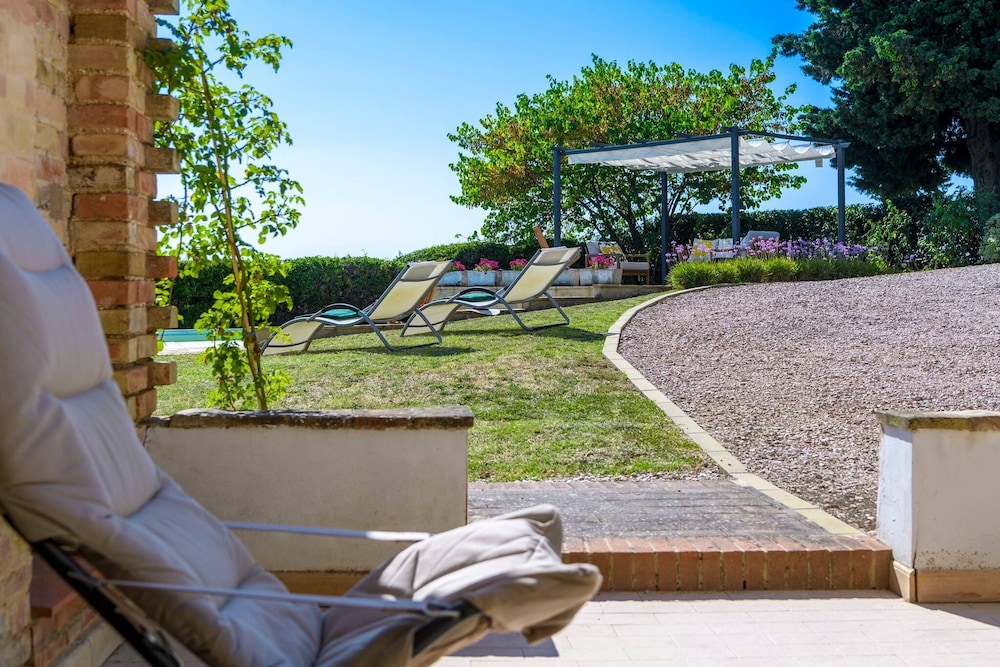 Casa Felicita 8 by Marche Holiday Villas