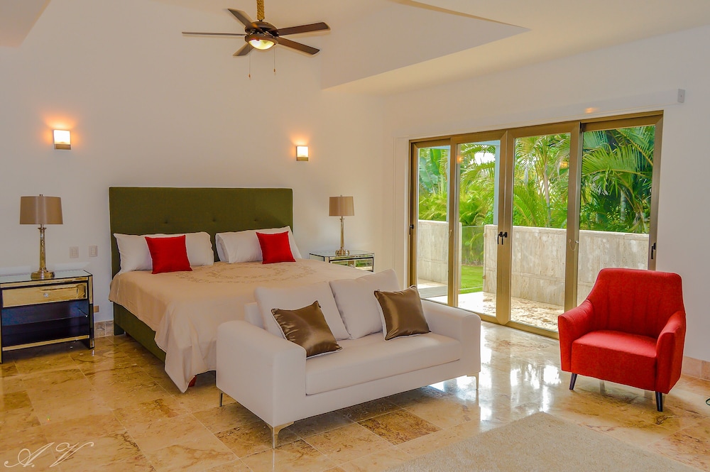 Villa for private events view 4