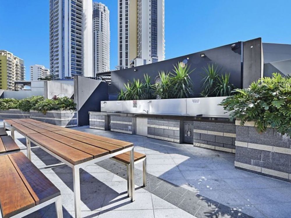 Circle on Cavill Luxe 2-bed With Views & Pool view 4