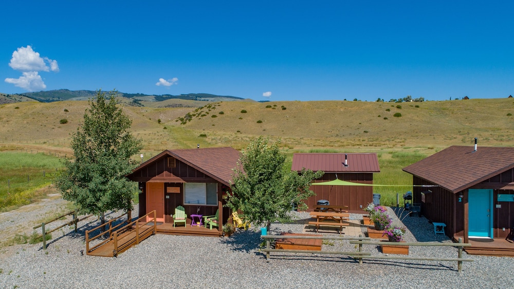 Emigrant Cabins