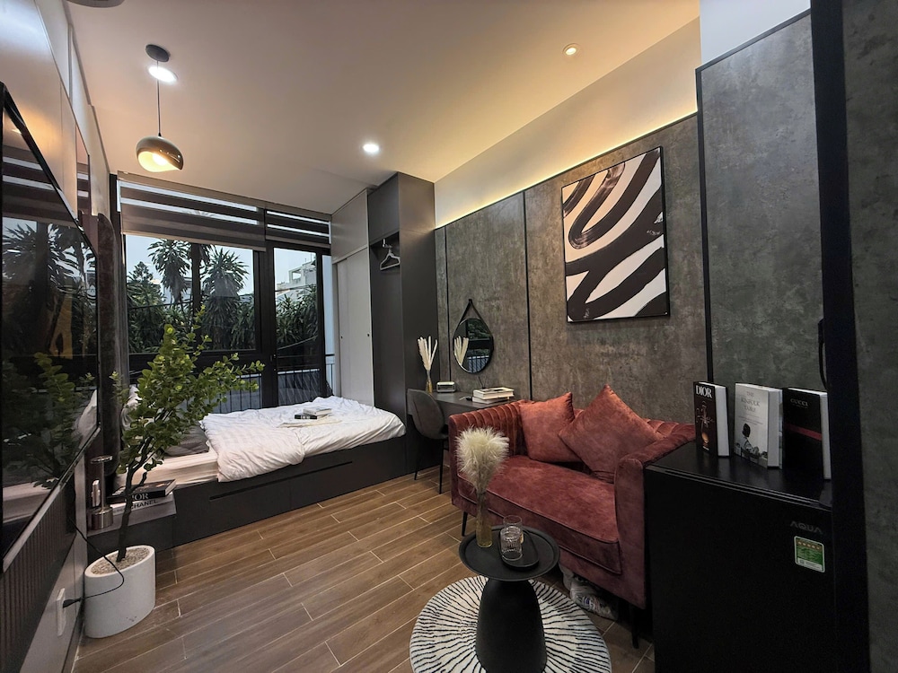Unite StayCation Nhieu Tu