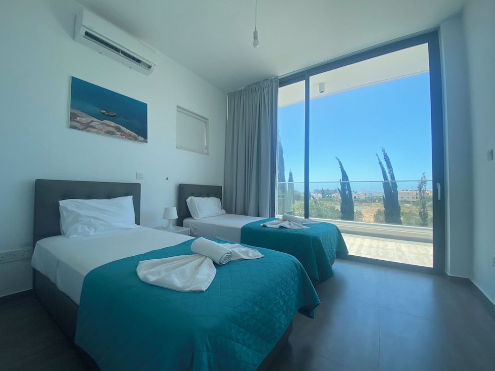Ayia Napa Nissi Pearl Villas