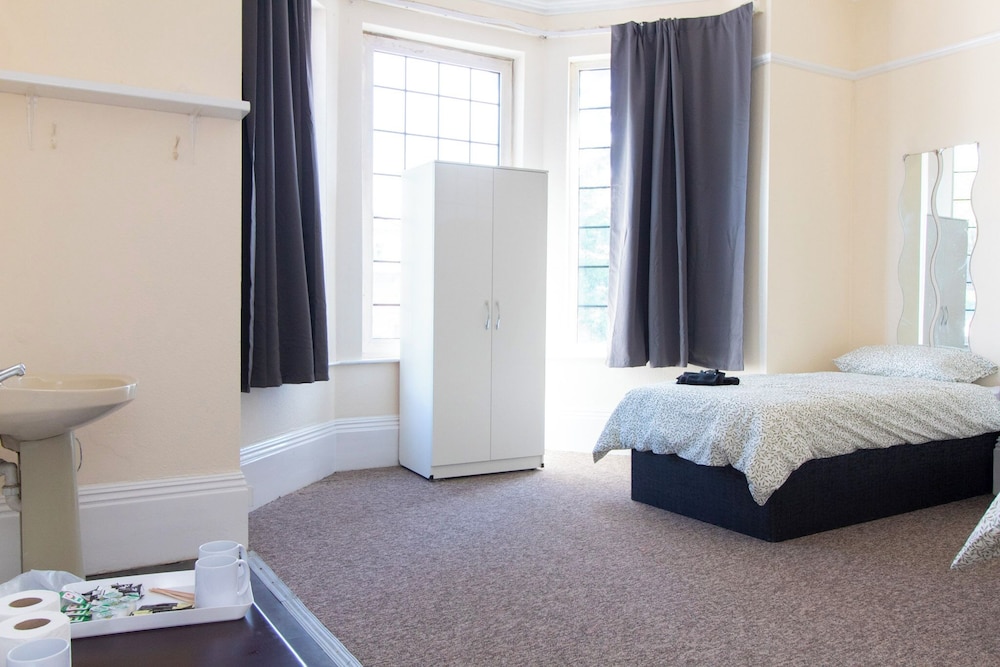 Brookvale Guest House Room 1