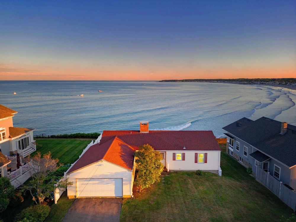 Oceanfront Ping Pong 1 Min Walk to Beach Pets Welcome