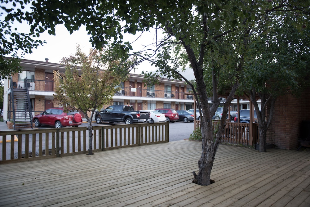Radium Park Lodge