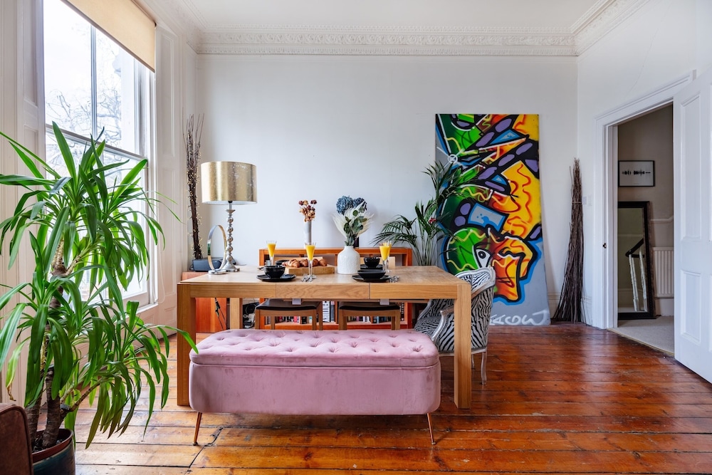 Cozy 2BR Near Notting Hill & Hyde Park