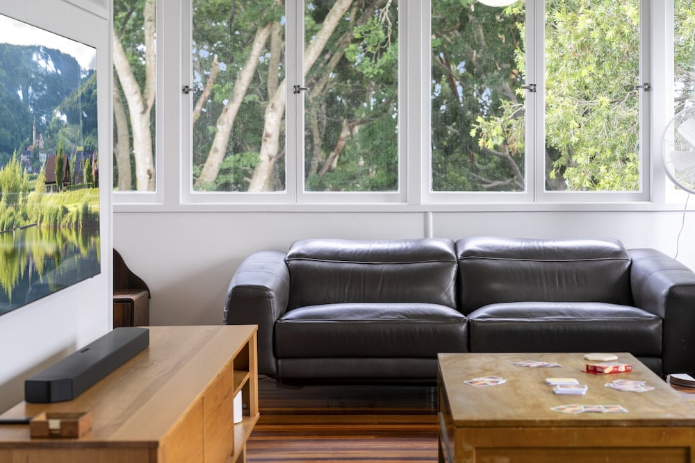 Spacious Family Home With Garden in Quiet Suburb