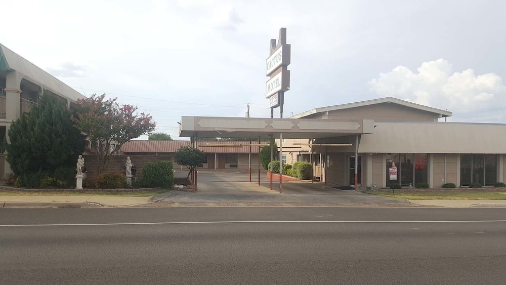 Cactus Inn and Suites