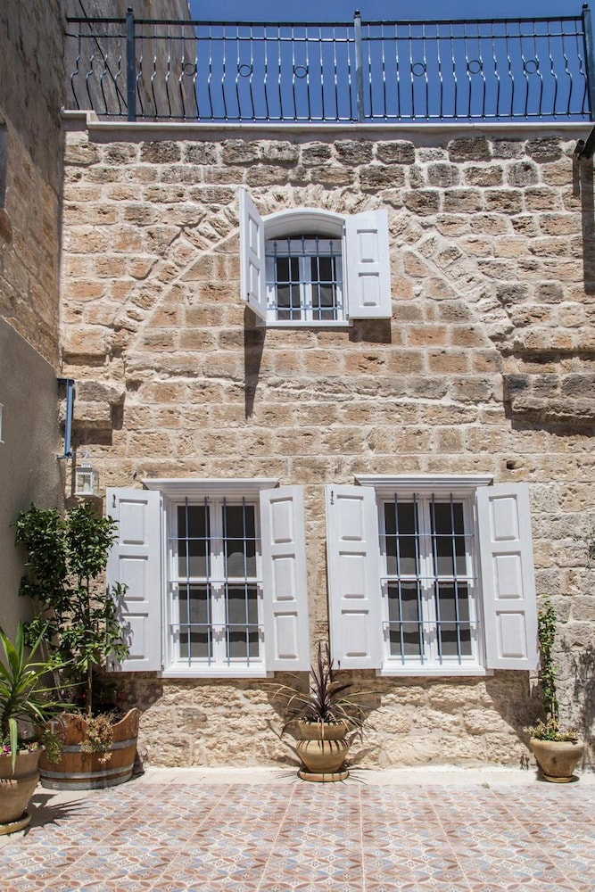 Alexandra House