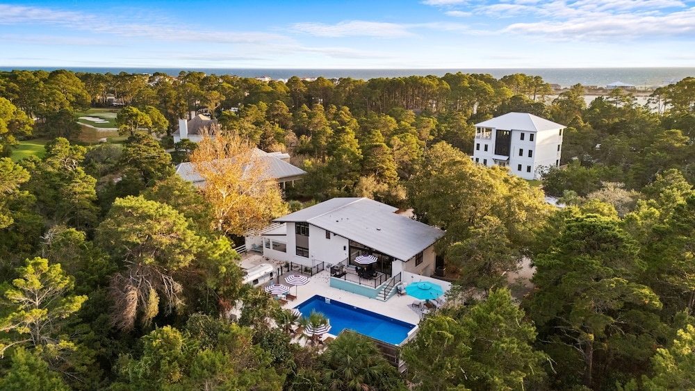 30A Florida Flashback by Avantstay Private Pool Golf Cart 3 Blocks to Beach