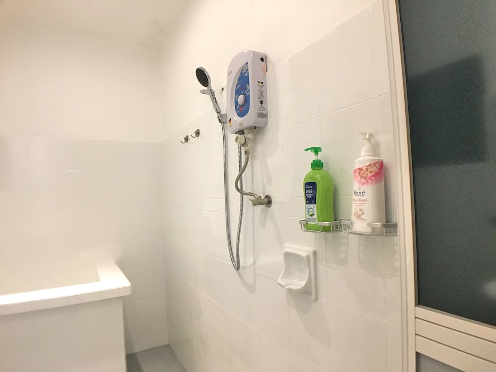 iBook8 Superior 1 Bedroom Gurney Suites by iBook Homestay