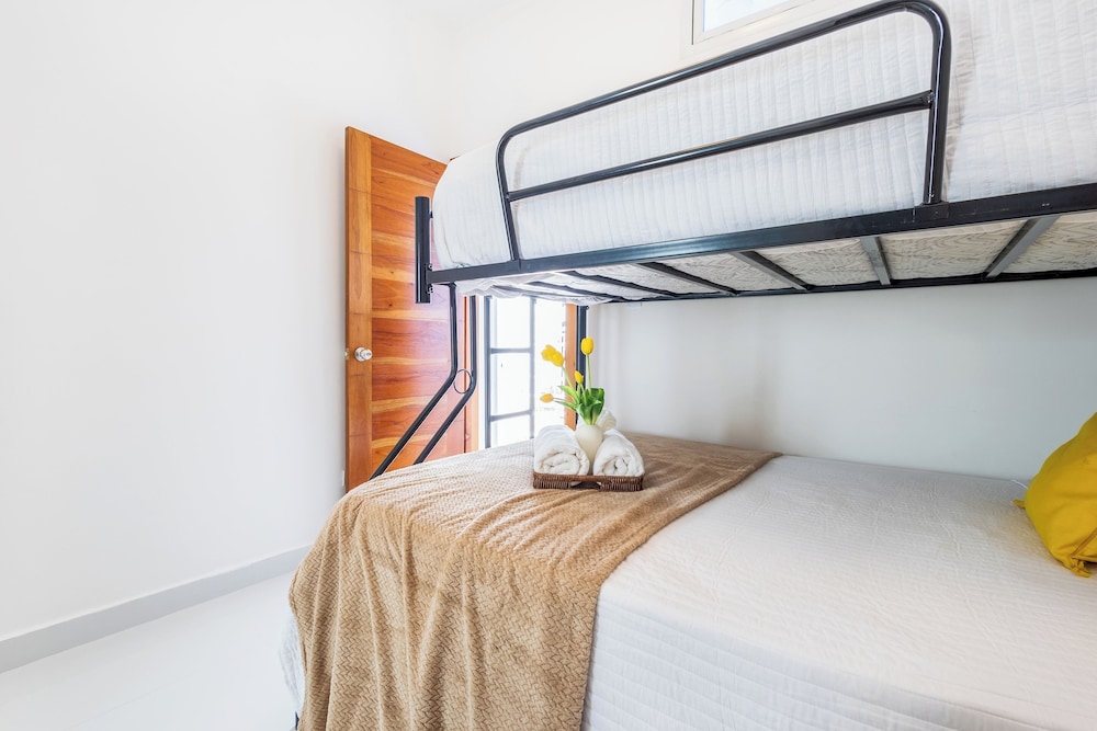 3BR Villa With Pool Rooftop and BBQ Gated Area