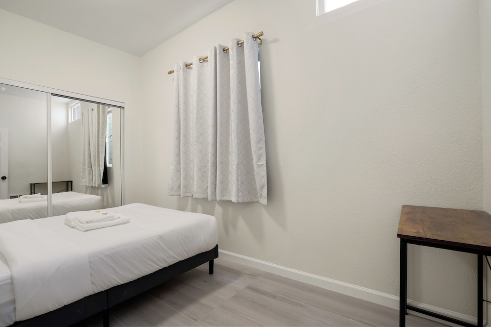 Cozy Private Rooms near SF Transpo