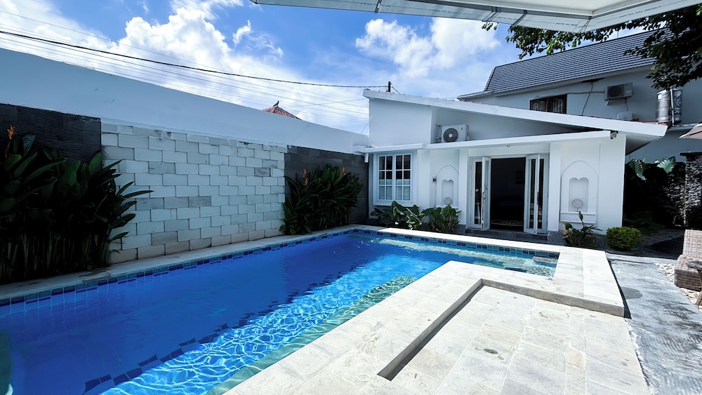 LaLeBay Seminyak