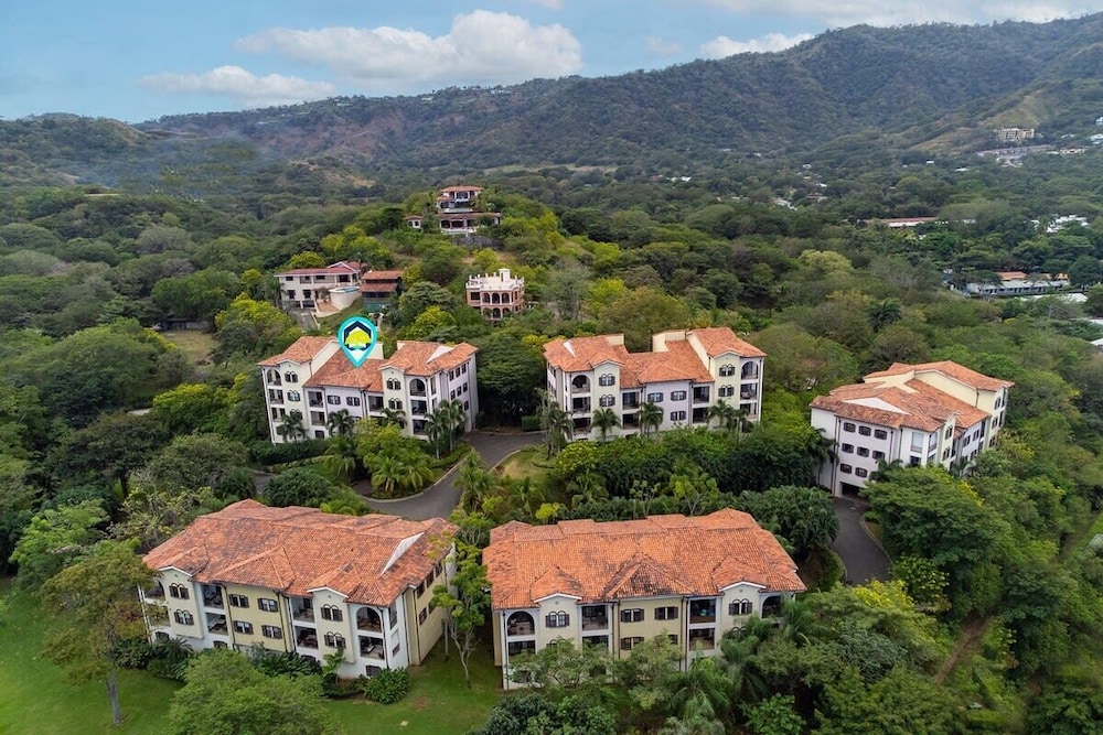 3-BD on 3rd Floor with Great Ocean View